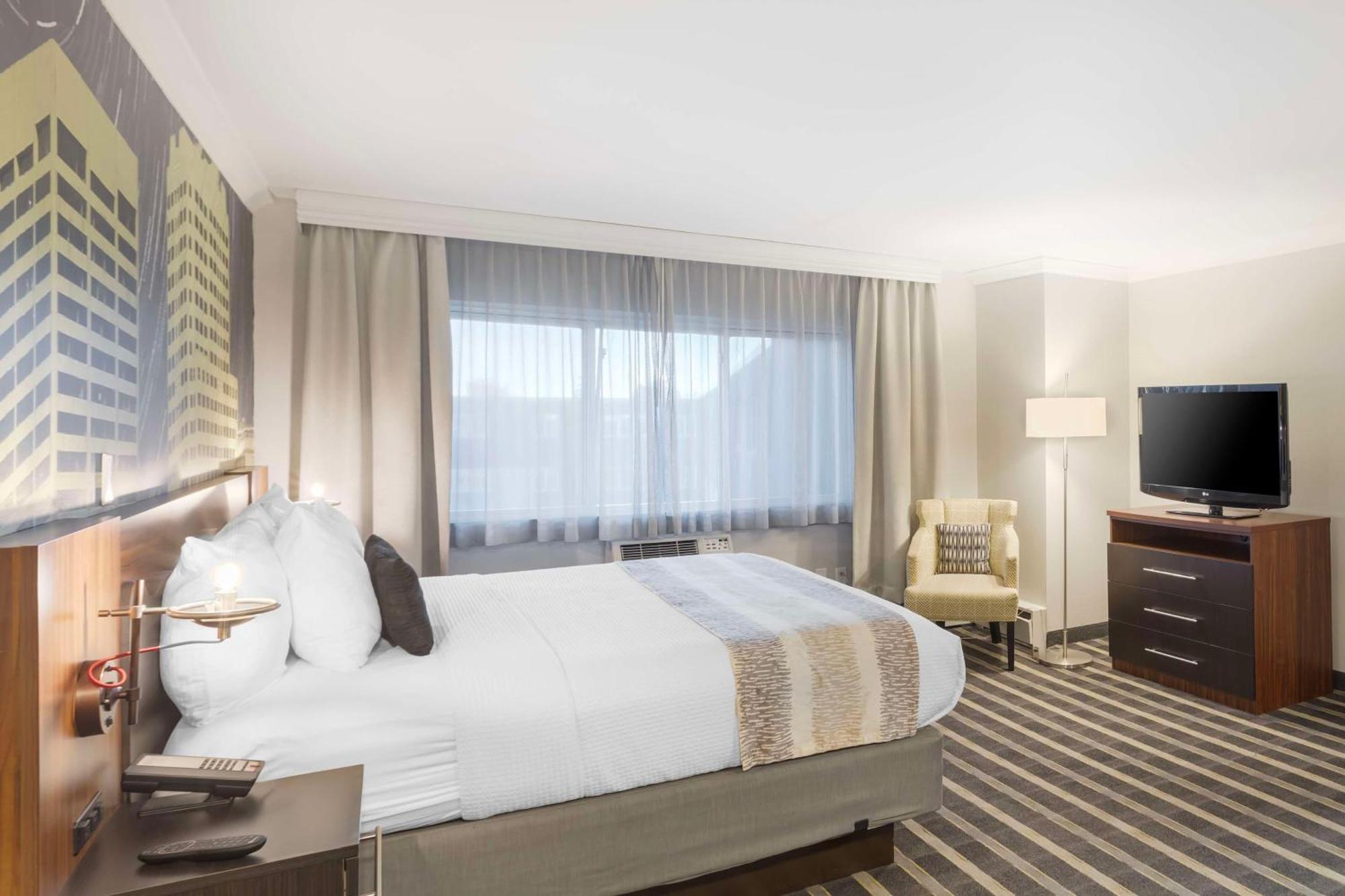 Best Western Plus Milwaukee West מראה חיצוני תמונה