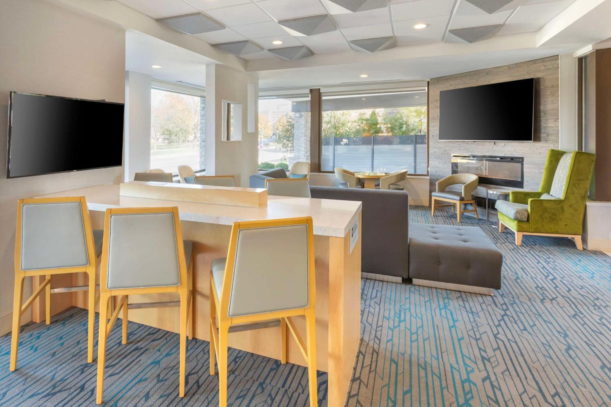 Best Western Plus Milwaukee West מראה חיצוני תמונה