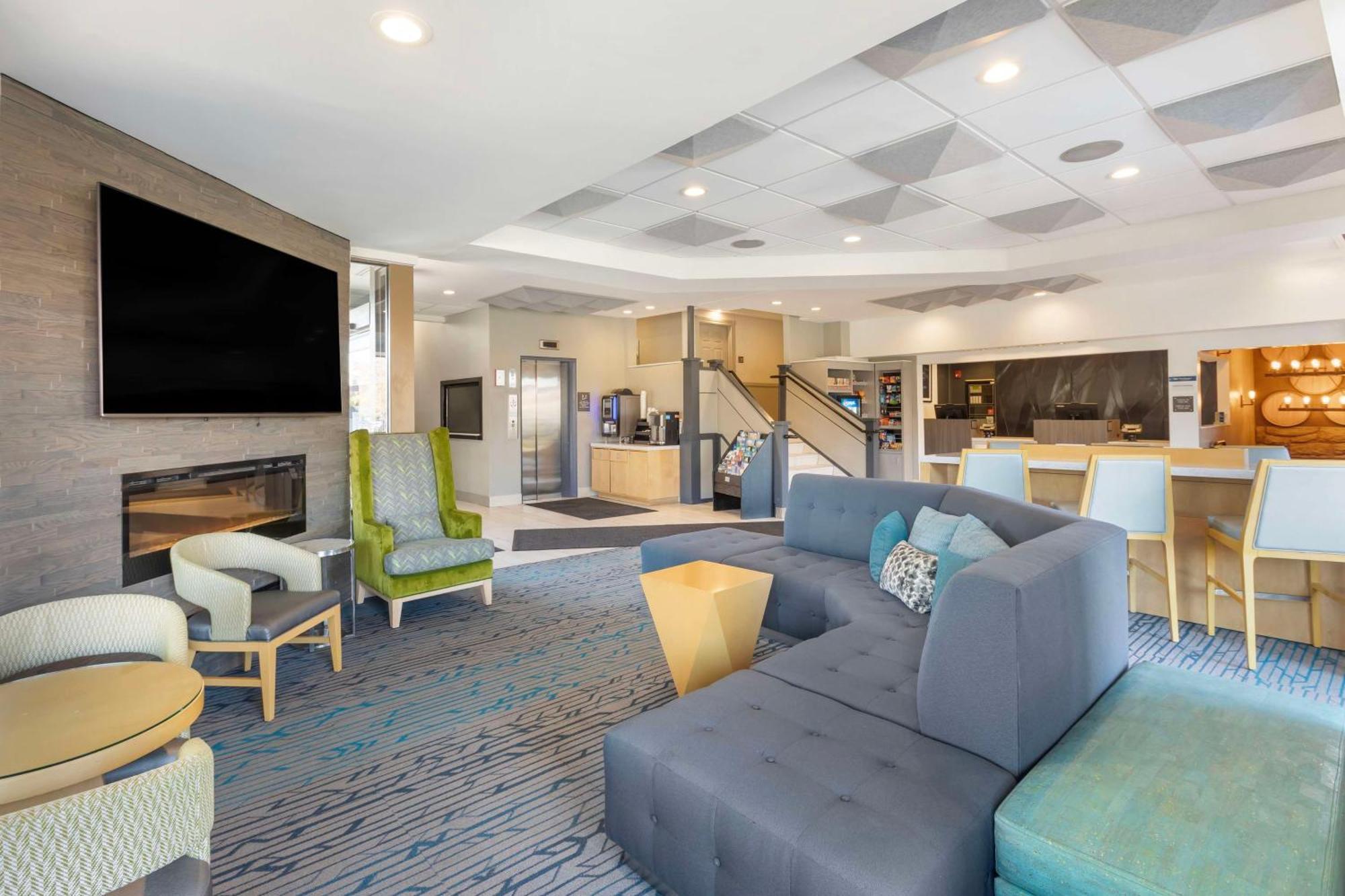 Best Western Plus Milwaukee West מראה חיצוני תמונה