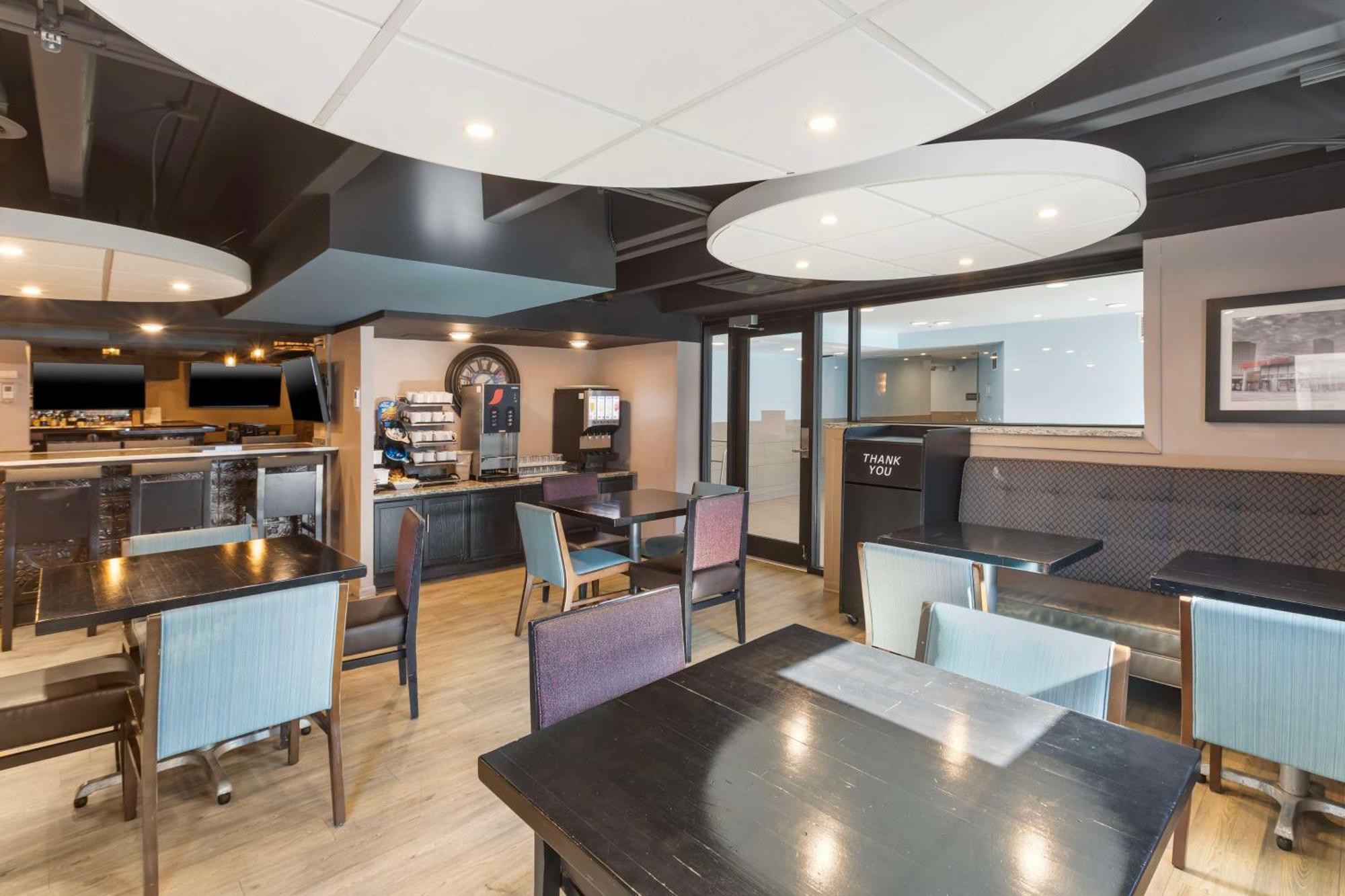 Best Western Plus Milwaukee West מראה חיצוני תמונה