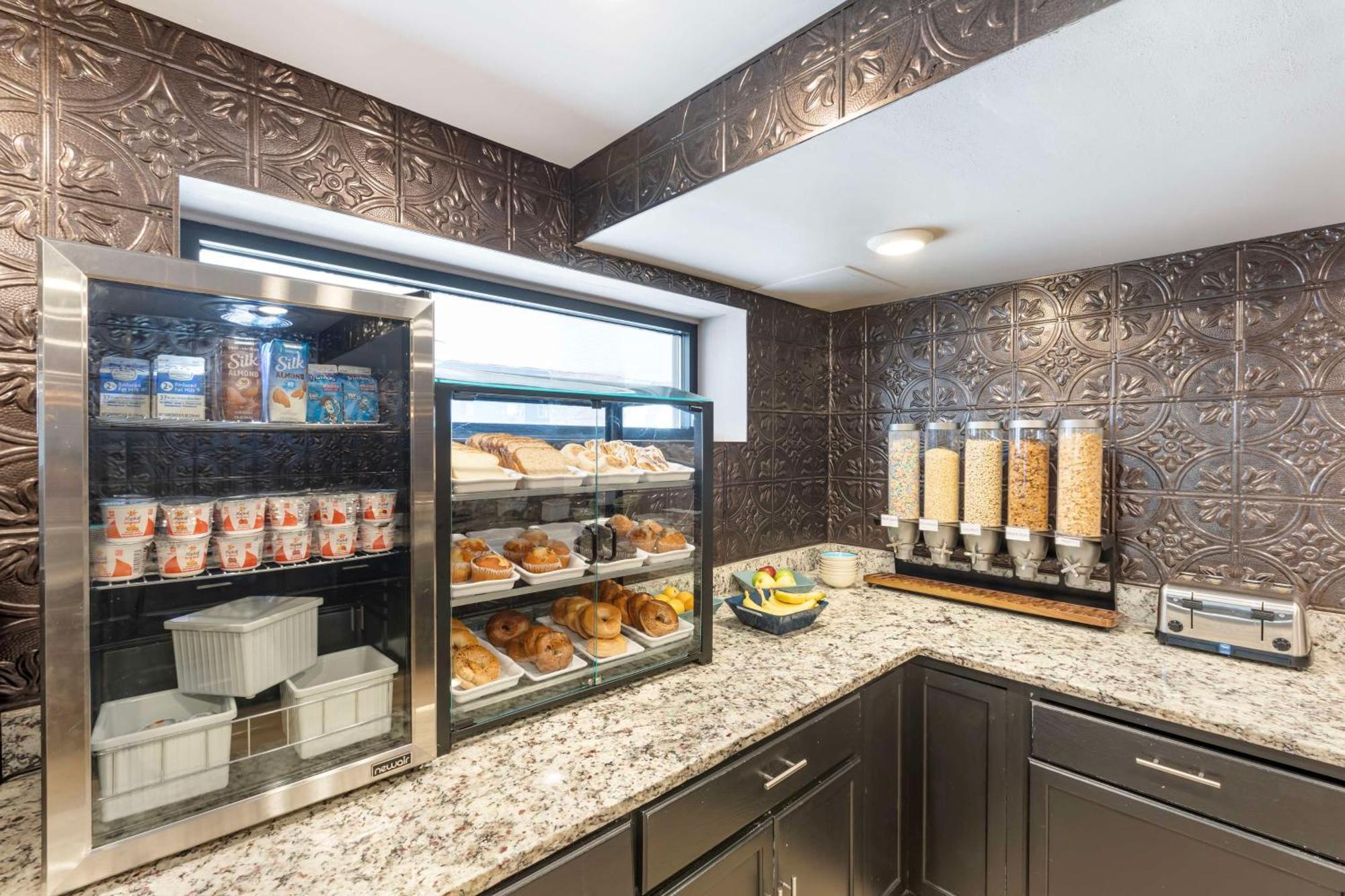 Best Western Plus Milwaukee West מראה חיצוני תמונה