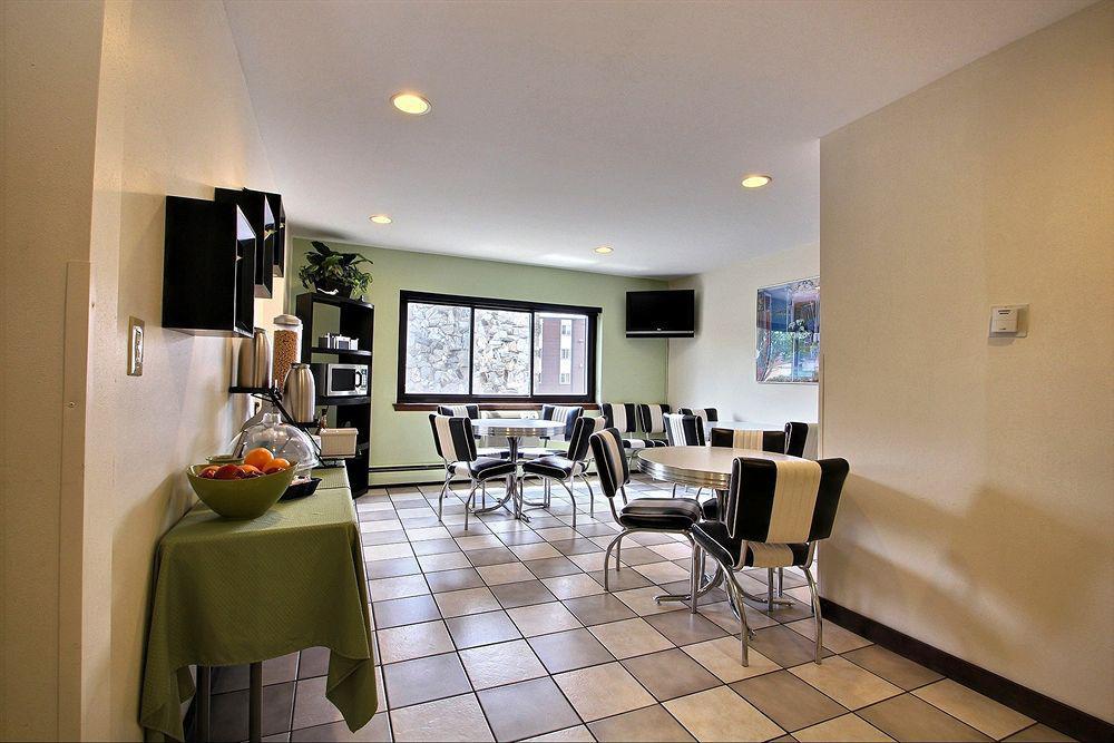 Best Western Plus Milwaukee West מסעדה תמונה